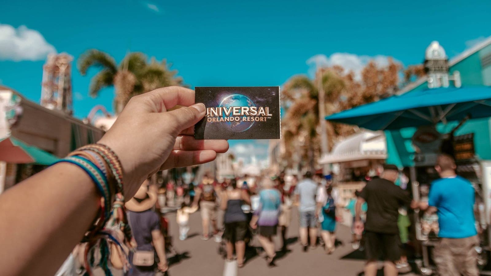 Argentina has 39.5 million mobile internet connections, but ticketing doesn't appear in its e-commerce report